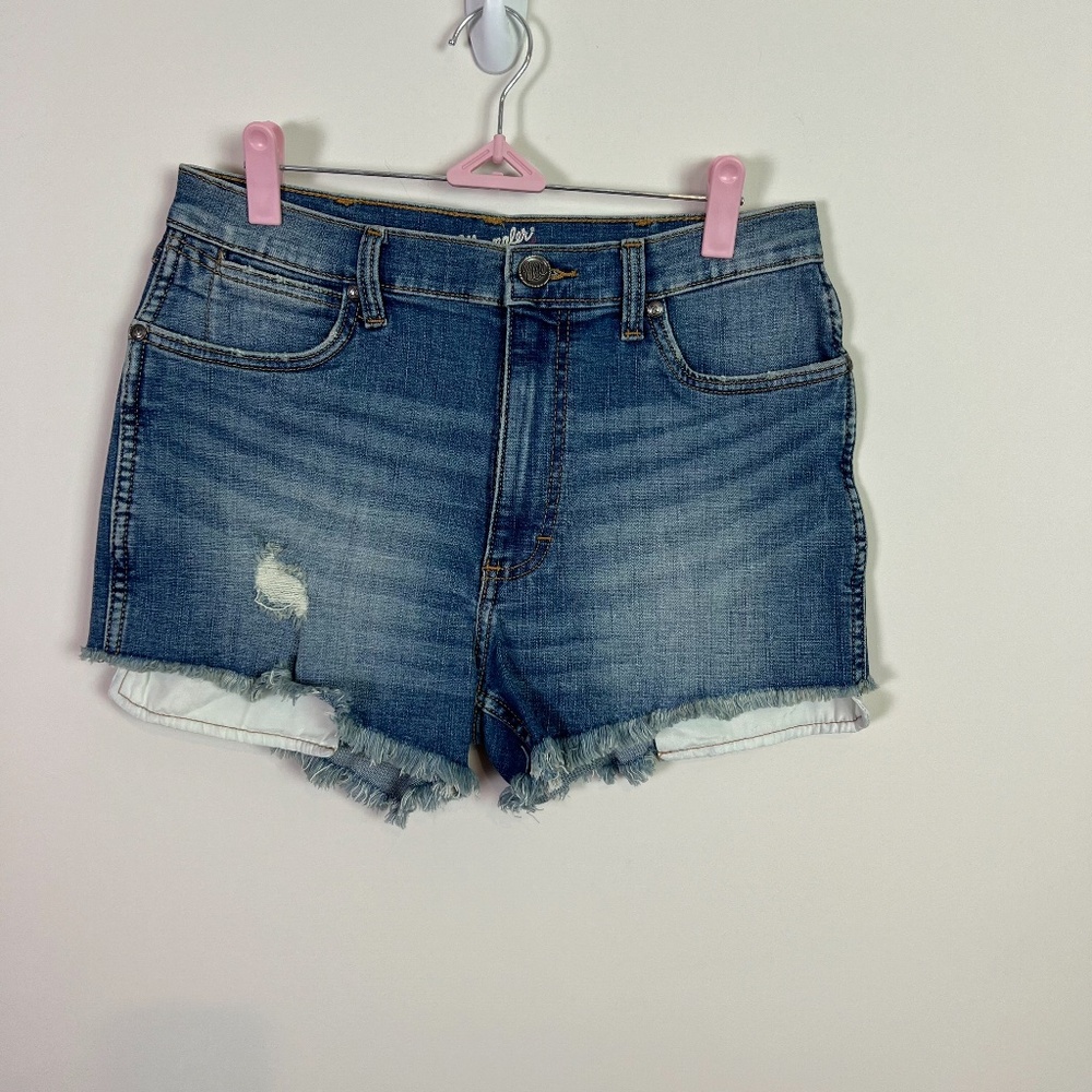 Wrangler Women’s Raw Hemline Distressed Denim Jean Shorts Size 7 Summer America